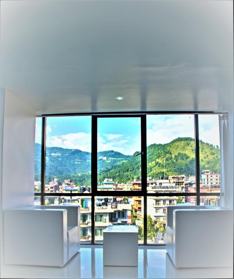Hotel Hulk Pokhara Exteriör bild