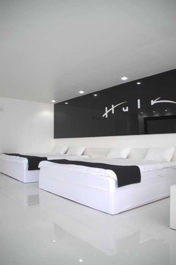 Hotel Hulk Pokhara Exteriör bild