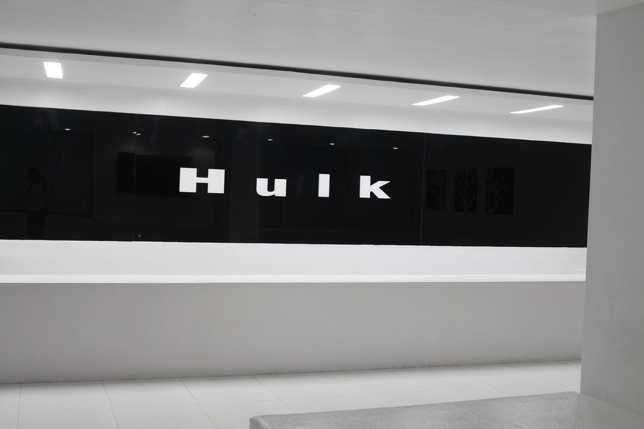 Hotel Hulk Pokhara Exteriör bild
