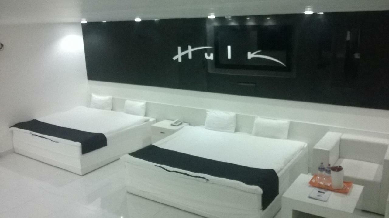 Hotel Hulk Pokhara Exteriör bild